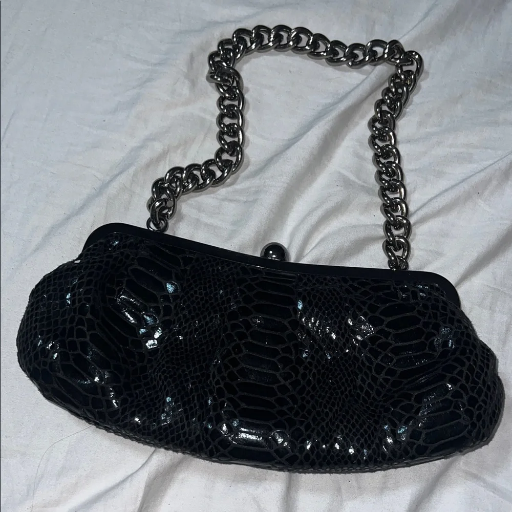 Black faux Snake print Chain Shoulder Bag - Picture 1 of 5